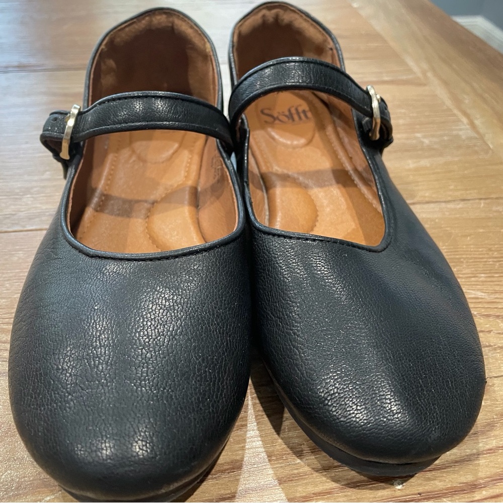 Navy Mary Jane Shoes